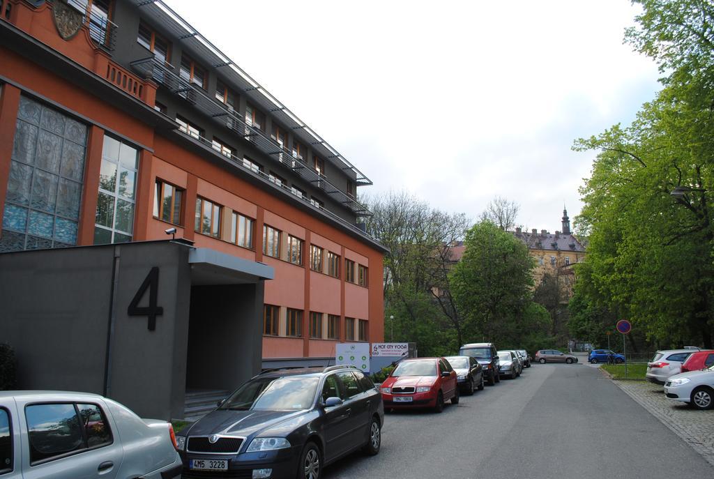 Apartment Centrum + Parking Olomouc Bagian luar foto