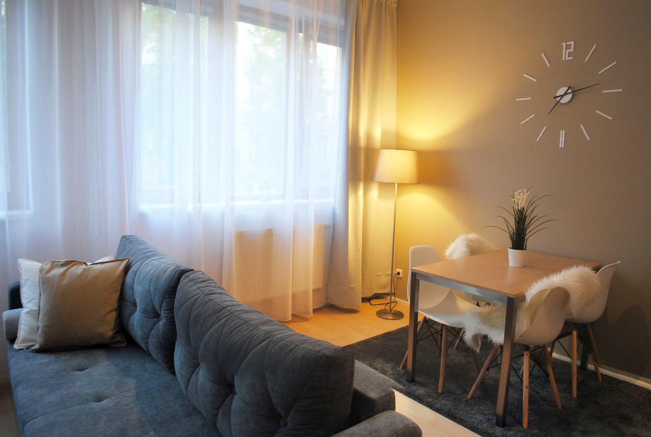 Apartment Centrum + Parking Olomouc Bagian luar foto